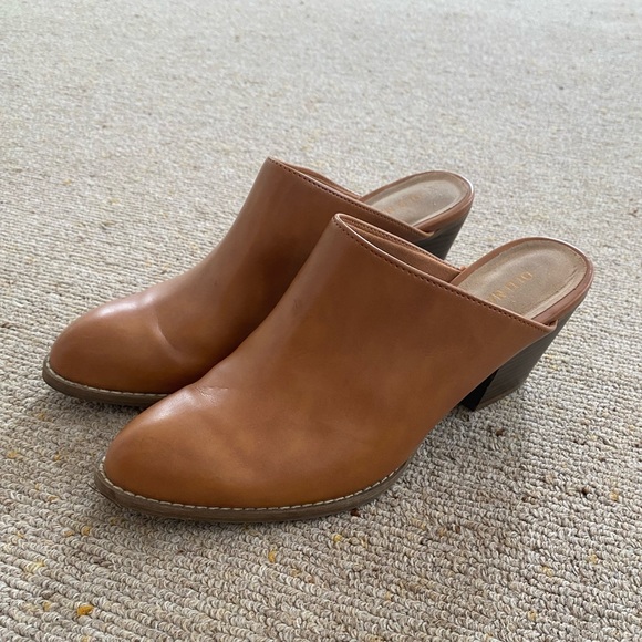 Old Navy Slip-on Mules - Picture 4 of 4